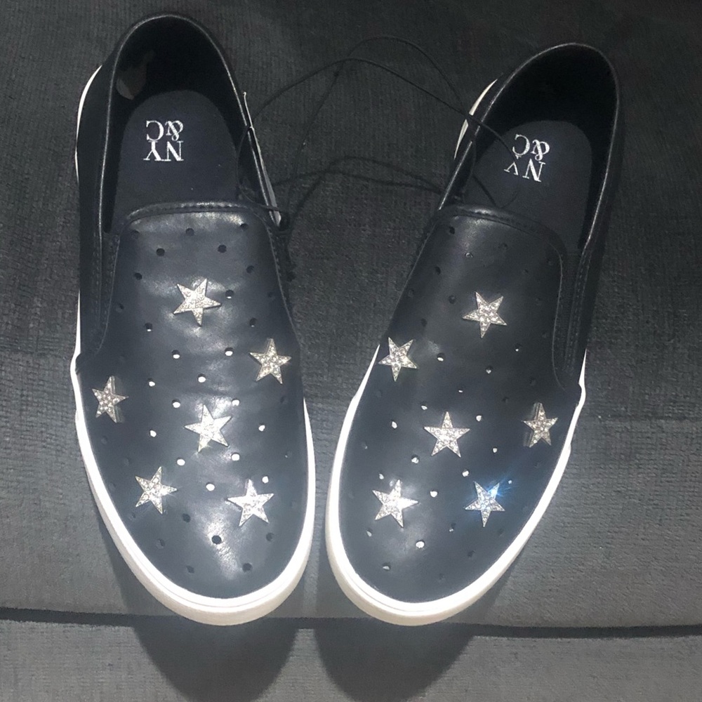 Casual sneakers